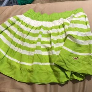 NWOT Hollister skirt- Small